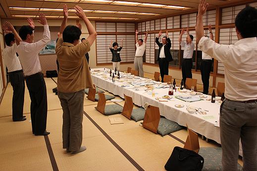 「県庁おもだか会総会」その３万歳三唱